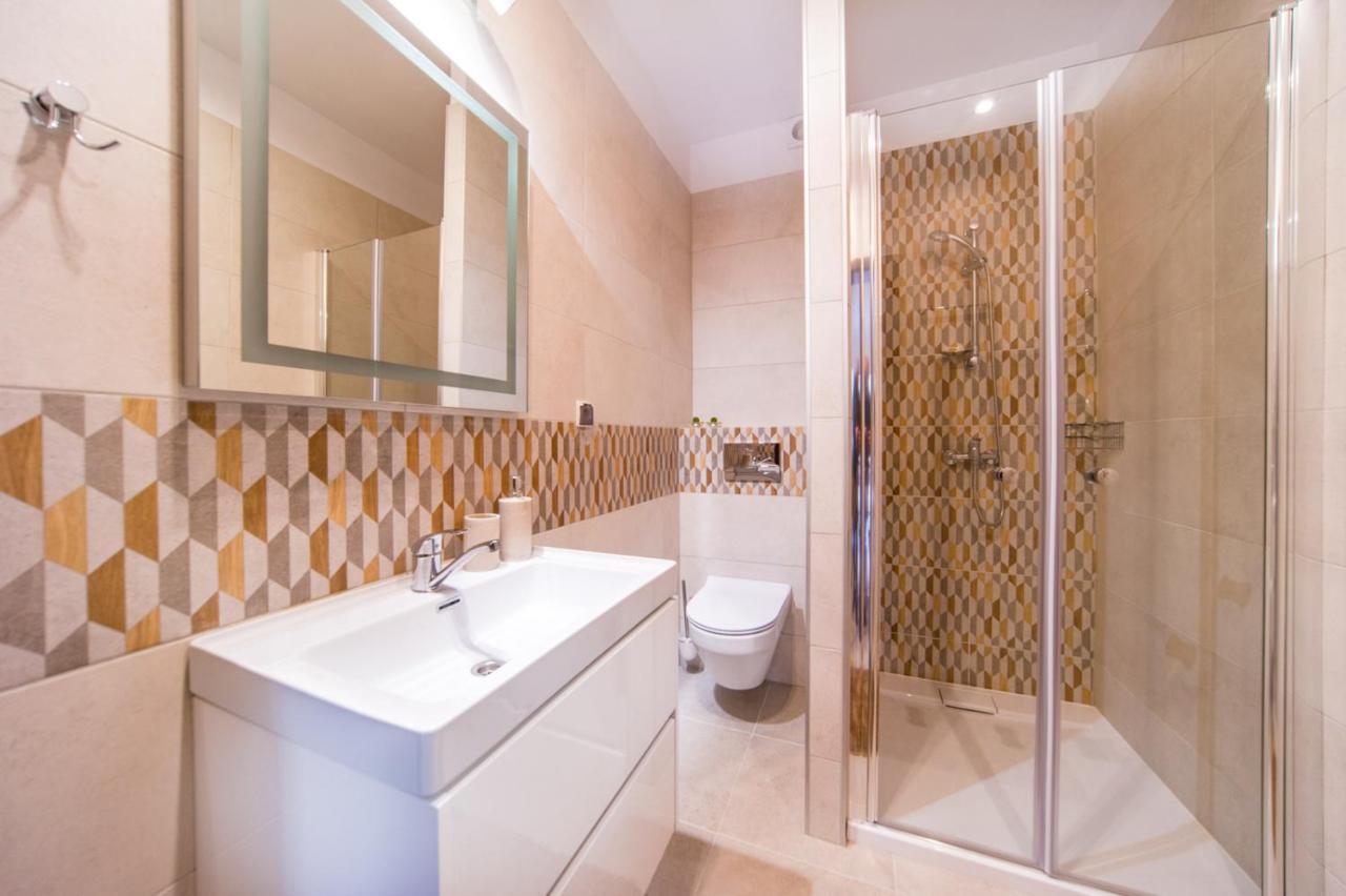 Gray House Apartamenty Dziwnówek Buitenkant foto