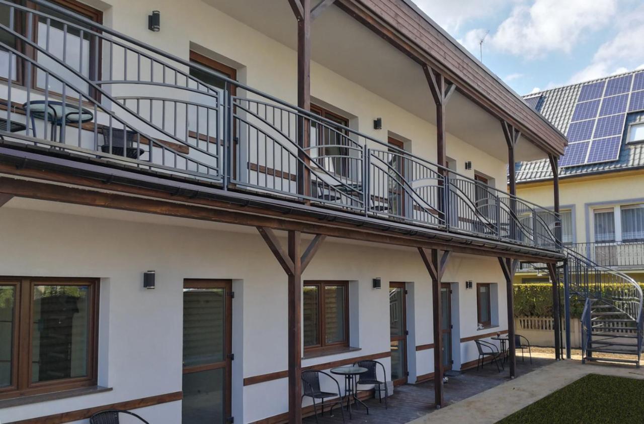 Gray House Apartamenty Dziwnówek Buitenkant foto